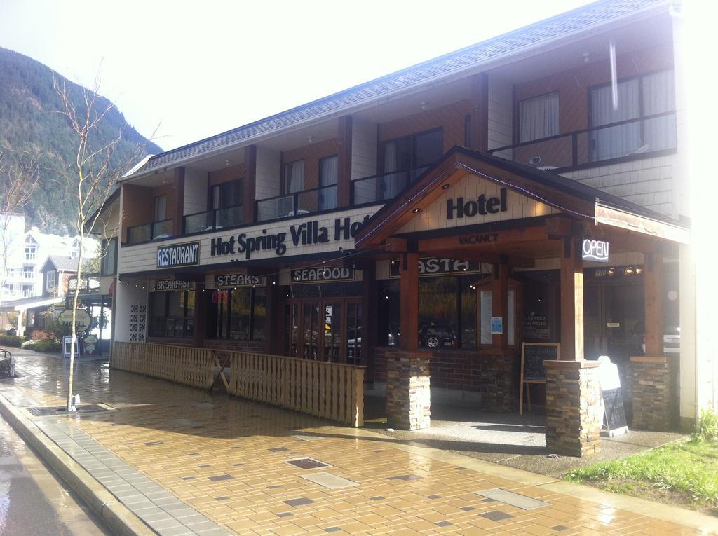 Spring Villa Hotel Harrison Hot Springs Extérieur photo