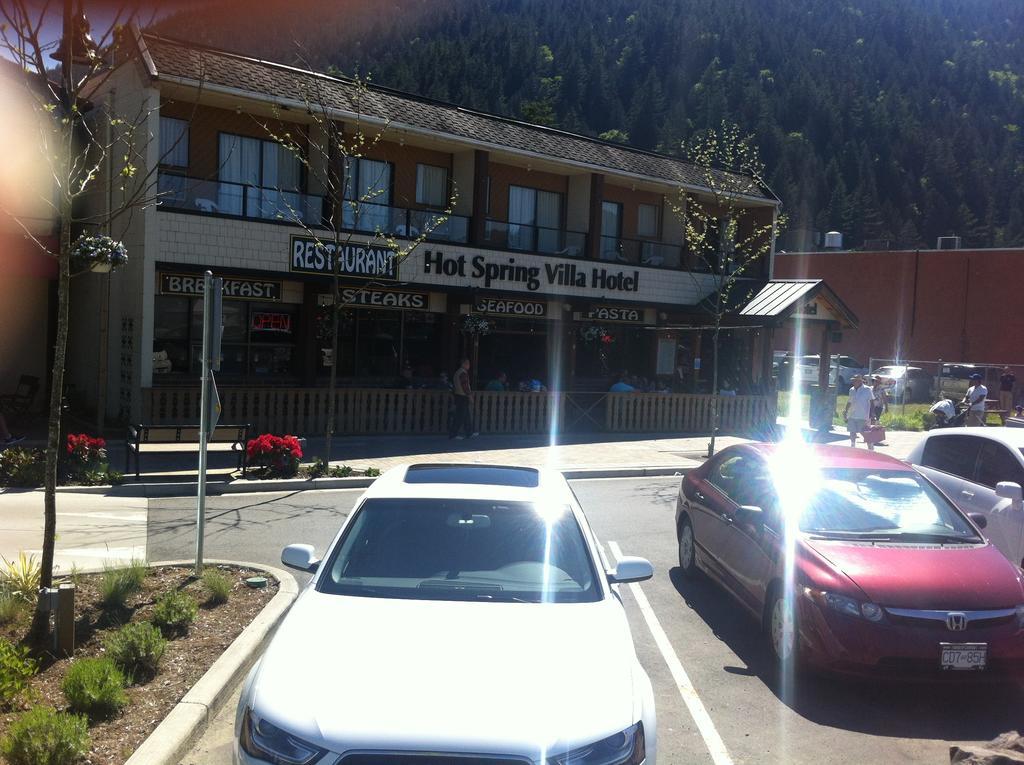 Spring Villa Hotel Harrison Hot Springs Extérieur photo