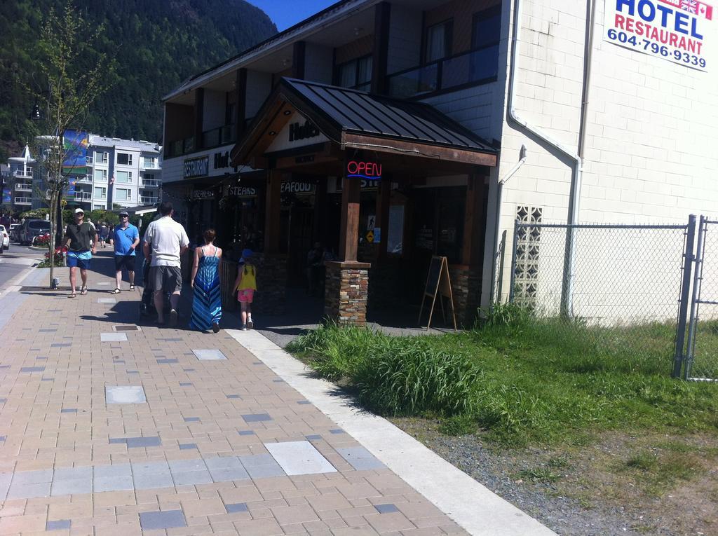 Spring Villa Hotel Harrison Hot Springs Extérieur photo