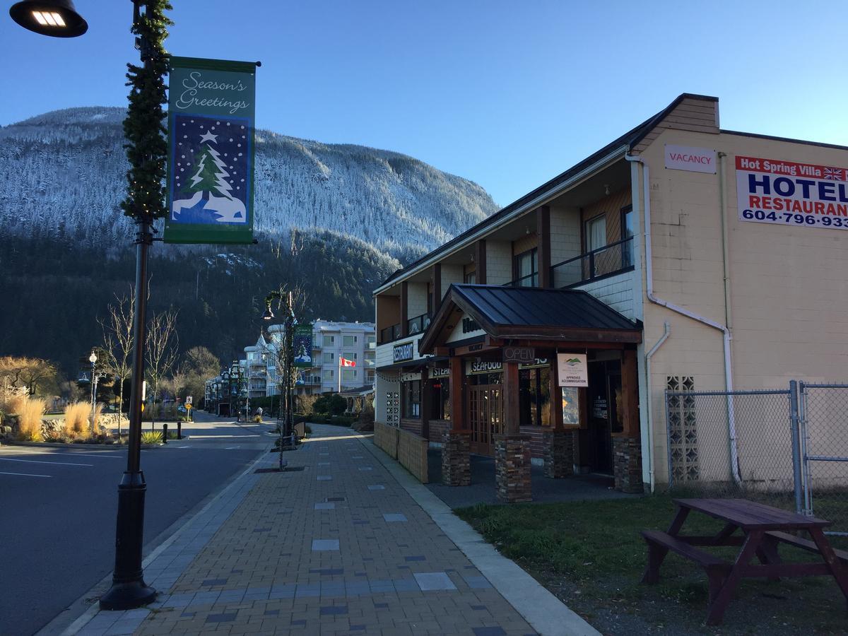 Spring Villa Hotel Harrison Hot Springs Extérieur photo