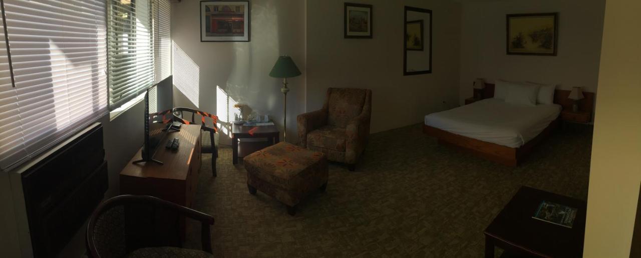 Spring Villa Hotel Harrison Hot Springs Extérieur photo